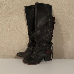 Freebird Coal Black size 6